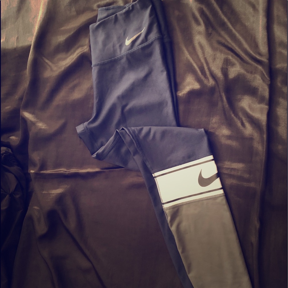 Nike leggings